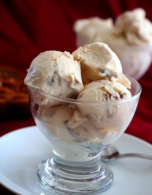 Dulce De Leche and Pecan Ice Cream