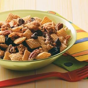 Maple Pecan Snack Mix